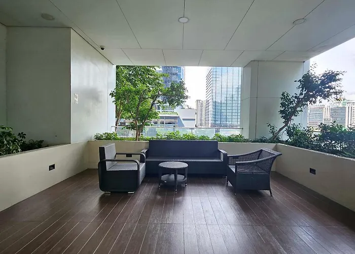 Lovely In The Heart Of Uptown Bgc - Soleil Pacific