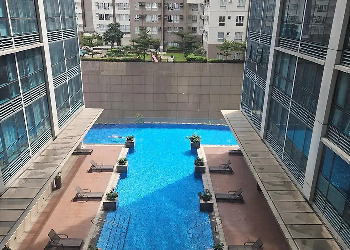 Lovely In The Heart Of Uptown Bgc - Soleil Pacific Manila