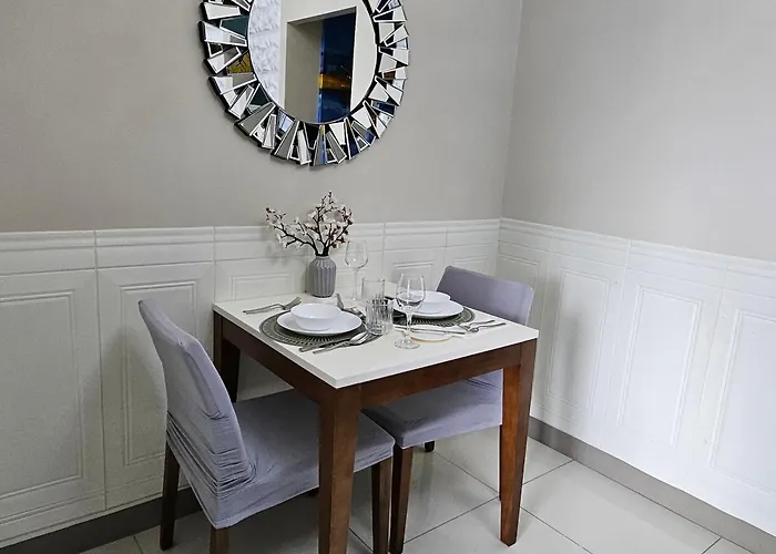 Lovely In The Heart Of Uptown Bgc - Soleil Pacific *