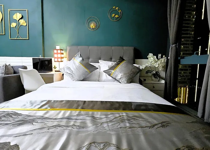 Apartment Lovely In The Heart Of Uptown Bgc - Soleil Pacific Manila