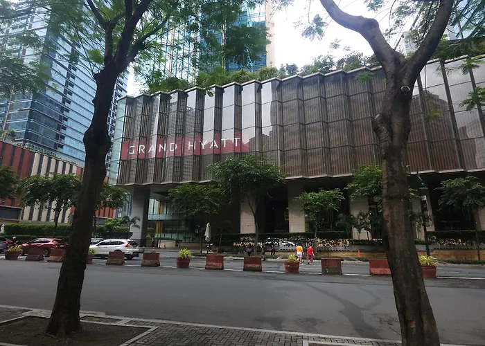 Apartment Lovely In The Heart Of Uptown Bgc - Soleil Pacific Manila